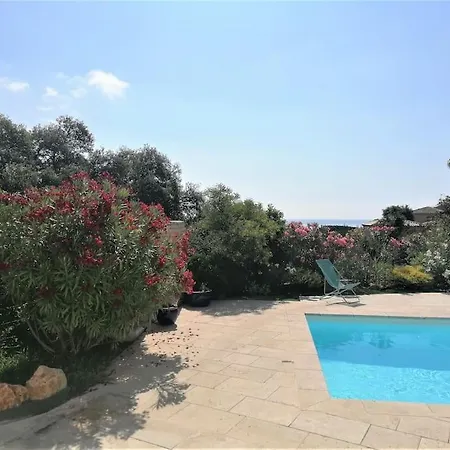 Bella, Belle Piscine, Belle Terrasse Et Vue